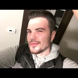 Meet your Posher, Devin